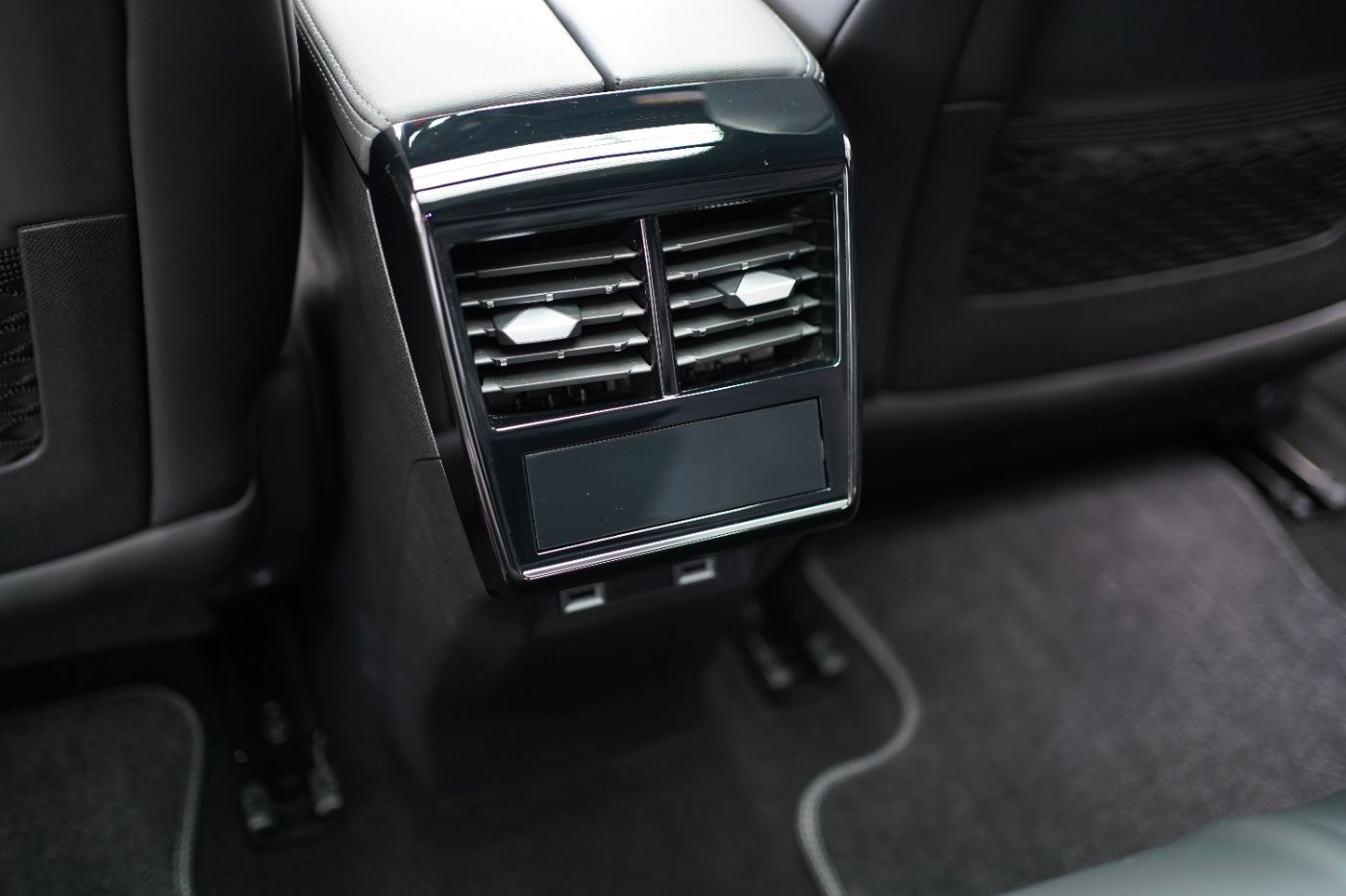 Fahrzeugabbildung DS Automobiles DS7 BlueHDi 130 EAT8 Opera Automatik Focal