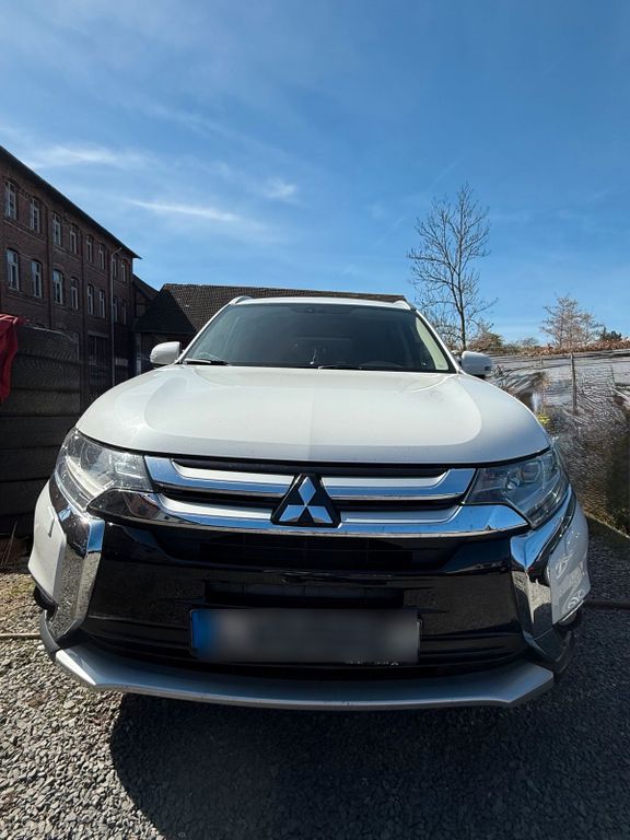 Image of Mitsubishi Outlander