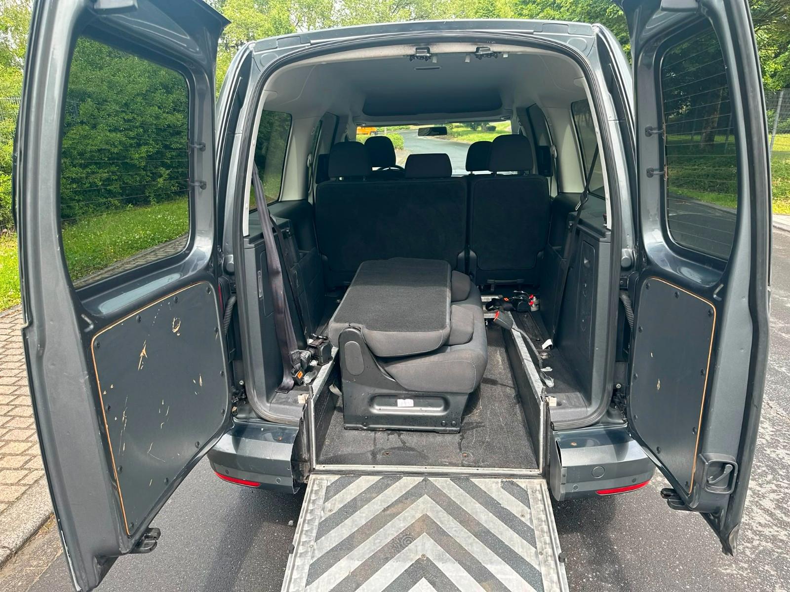 Volkswagen Caddy Maxi 2.0 TDI DSG Klima Rollstuhlrampe 7Sit