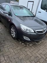 Opel Astra Sports Tourer 1.4 T eco FUN 103 S/S FUN - Opel Astra FUN mit Benzin-Antrieb