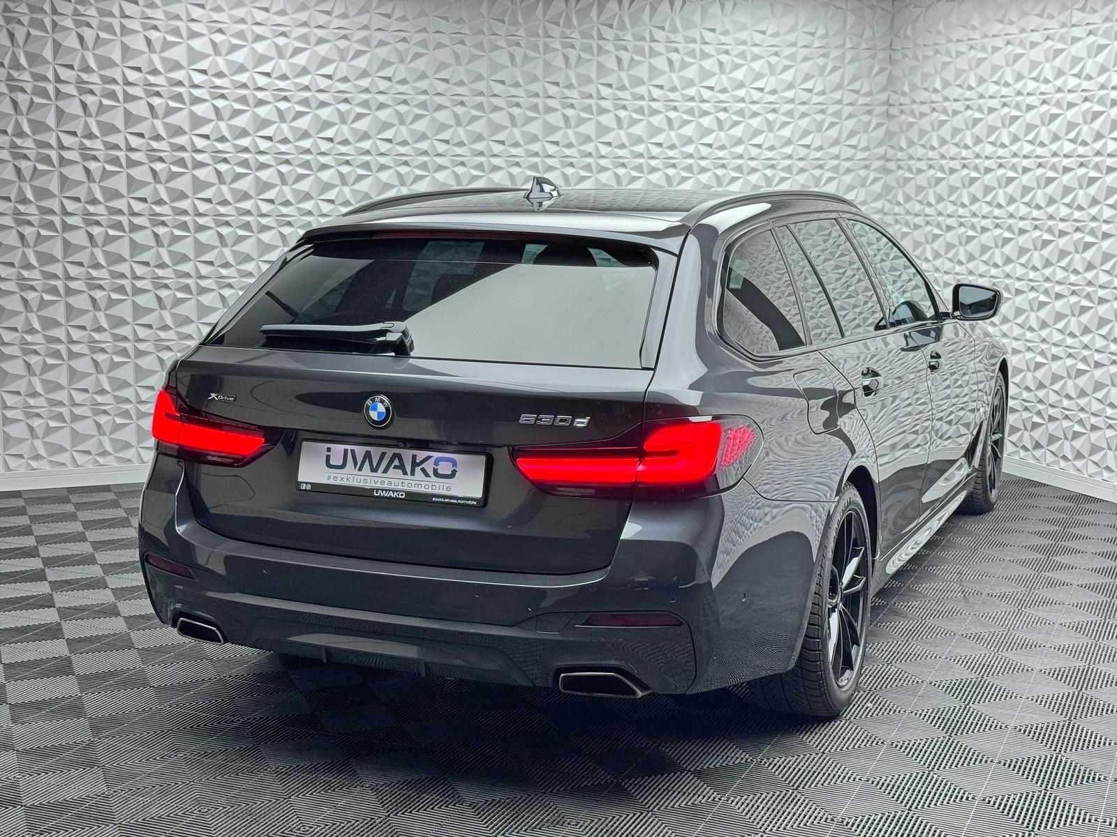 Fahrzeugabbildung BMW d*M-PAKET*XDRIVE*LASER*PANO*AHK*ACC*HUD*RCAM