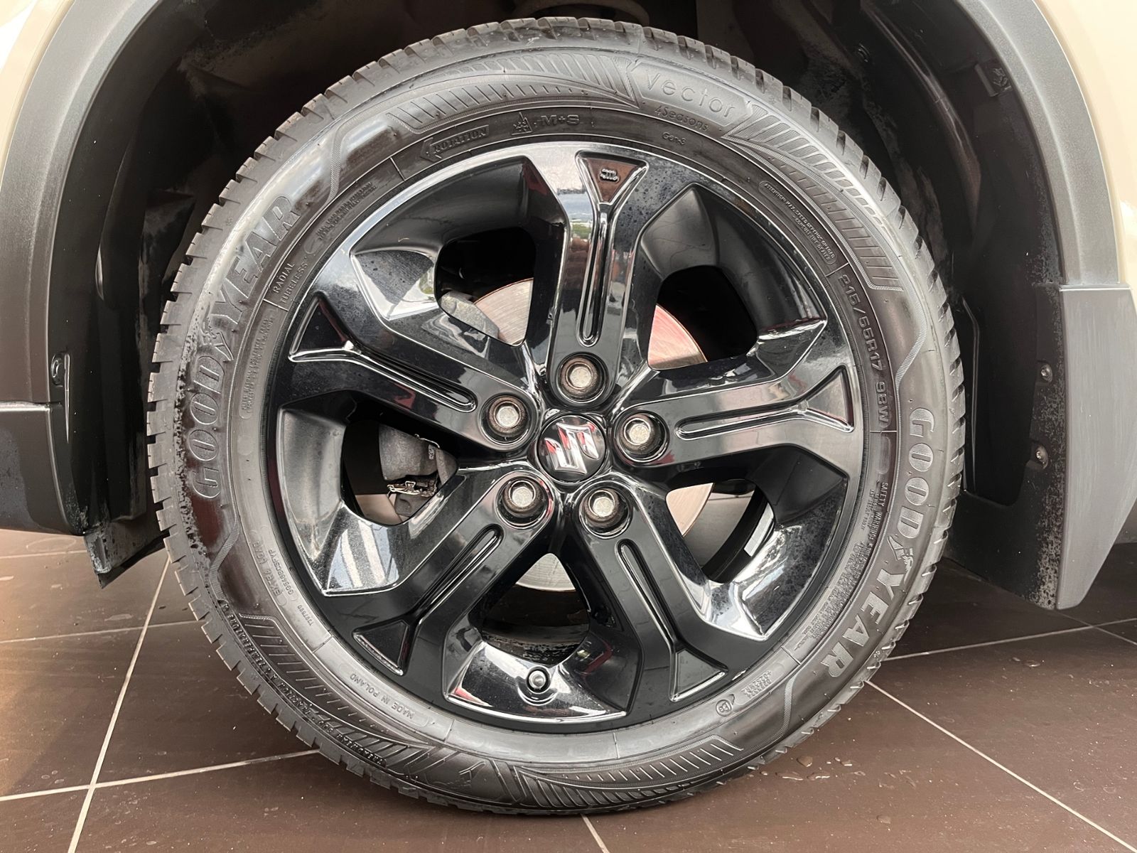 Fahrzeugabbildung Suzuki Vitara 1.4 S 4x4 KLIMA LED NAVI ALU
