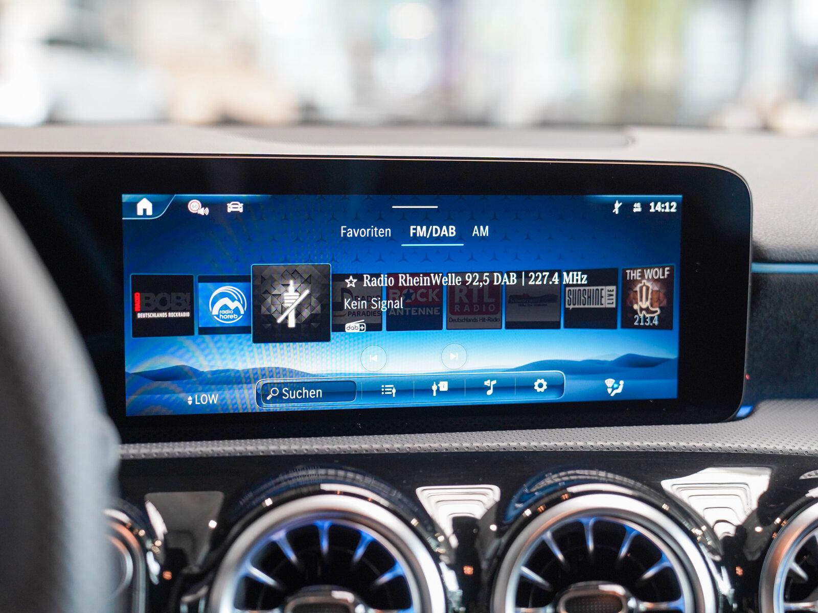 Mercedes-Benz A-Class AMG Line CarPlay Rückfahrkamera, миниатюра 17