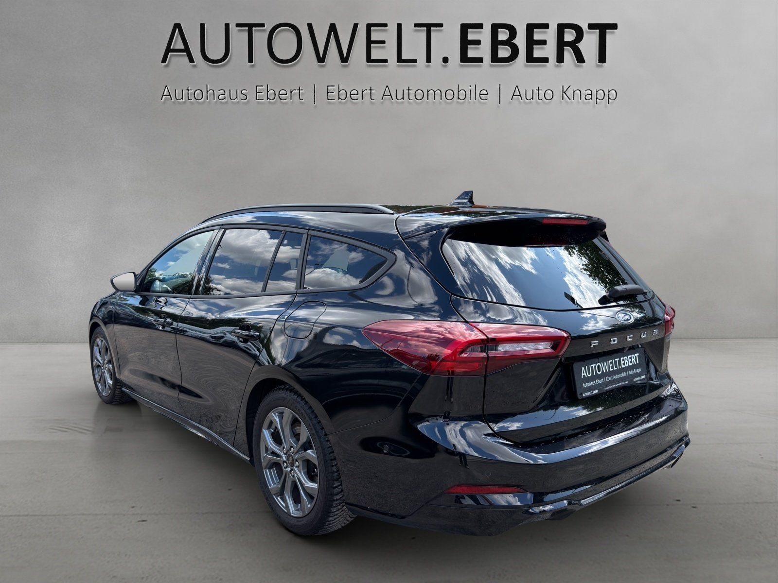 Fahrzeugabbildung Ford Focus 1.5 ST-Line X Aut./LED/ACC/AHK/KAMERA/SHZ