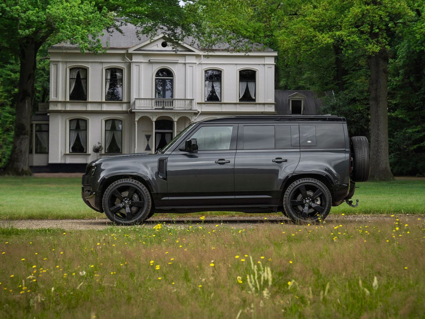Land Rover Defender 110 3.0 P400 110 X-Dynamic HSE | Pano-d