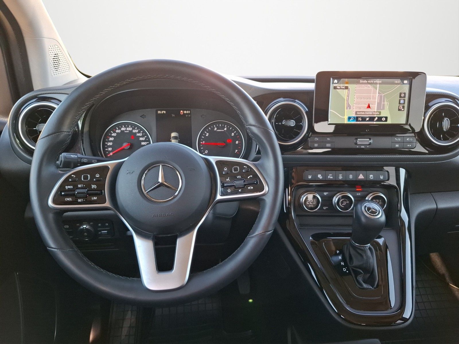 MERCEDES-BENZ T-Klasse 180 Style AUTOMATIK / NAVI / AHK / LED - Image 11