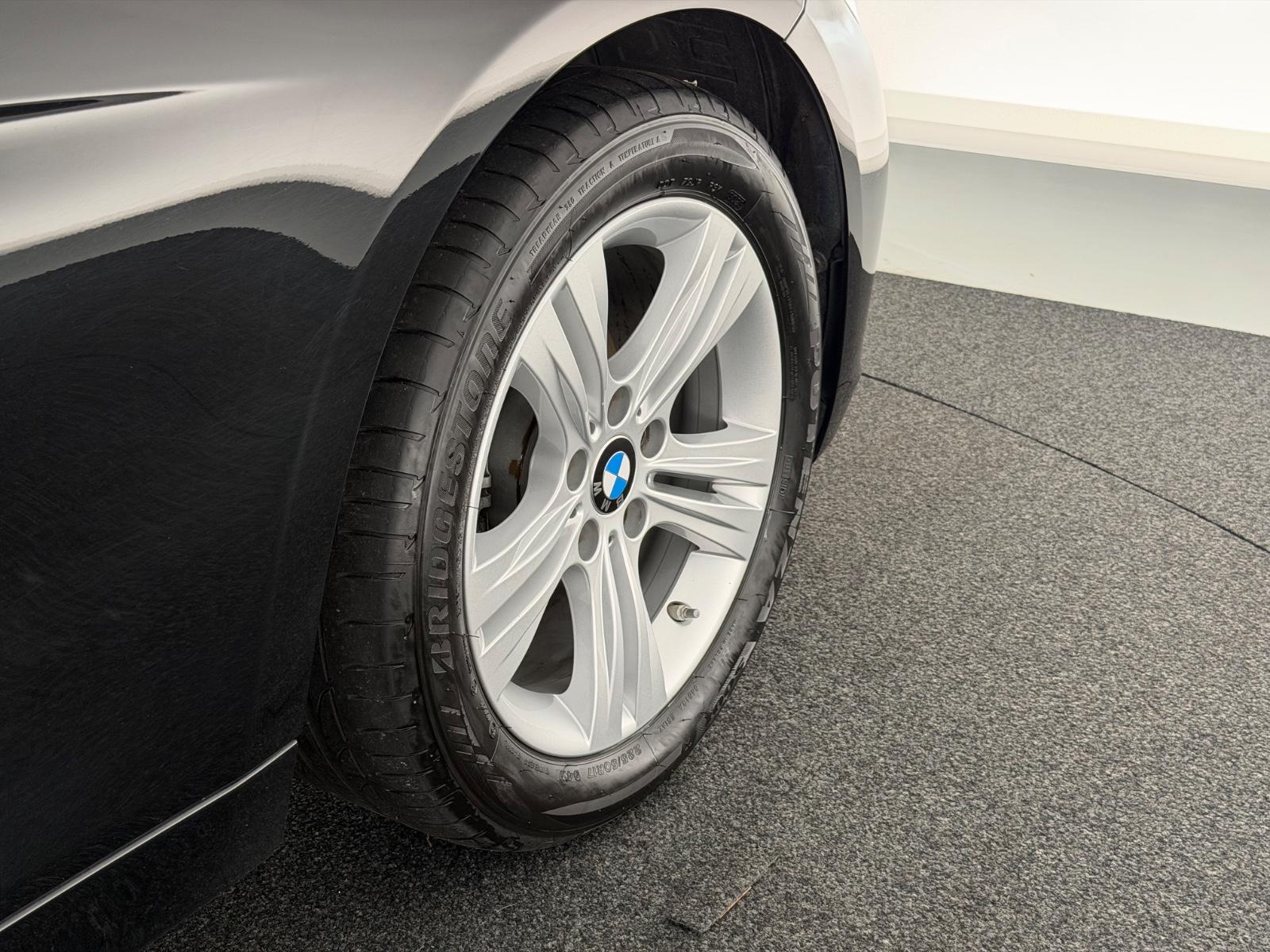 BMW 318d Touring*SPORT LINE*LED-PDC-SHZ-TEMP-CD-NAVI