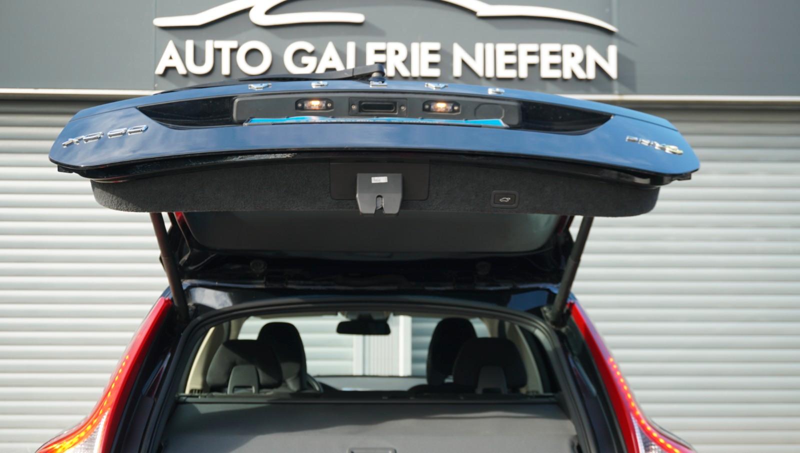 VOLVO XC60 - MOMENTUM - 163 CV - BVM - HAYON ÉLECTRIQUE