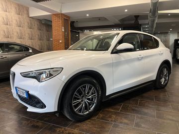 Alfa-Romeo Stelvio - 1