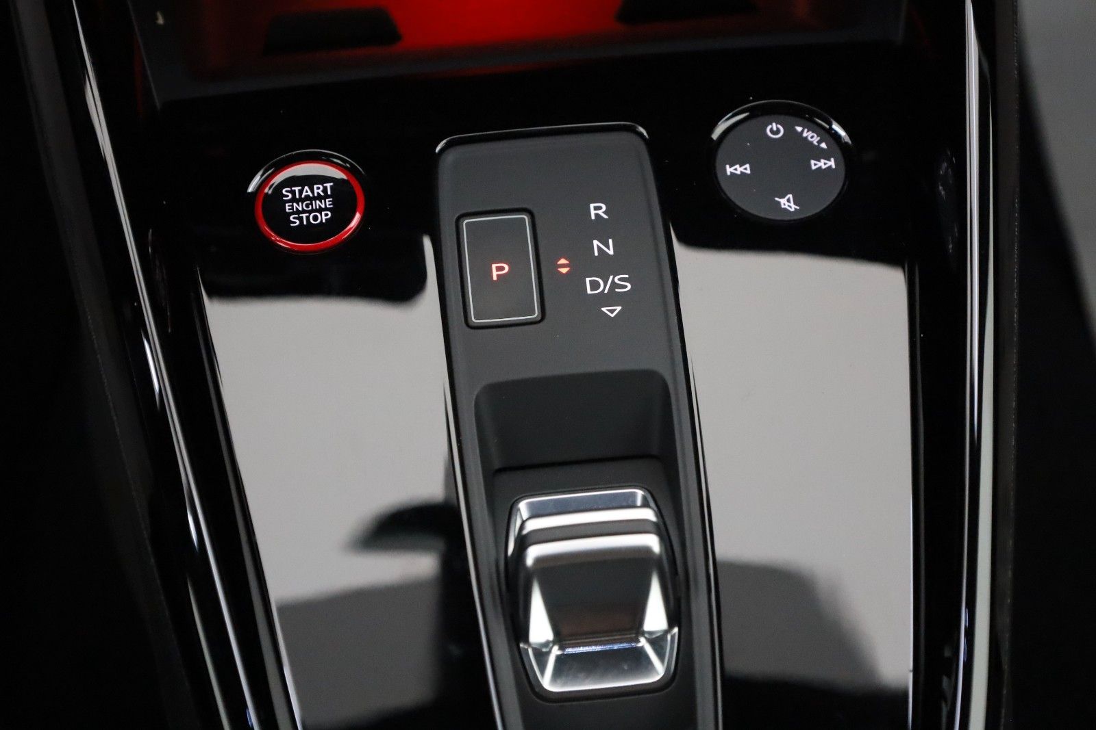 Fahrzeugabbildung Audi RS3 Lim. , RS-Designpaket, HUD,Panorama,Matrix