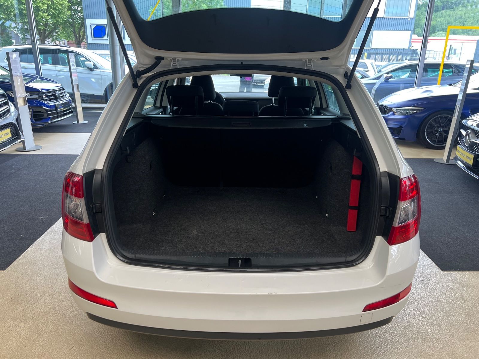 Fahrzeugabbildung SKODA Octavia Combi Active
