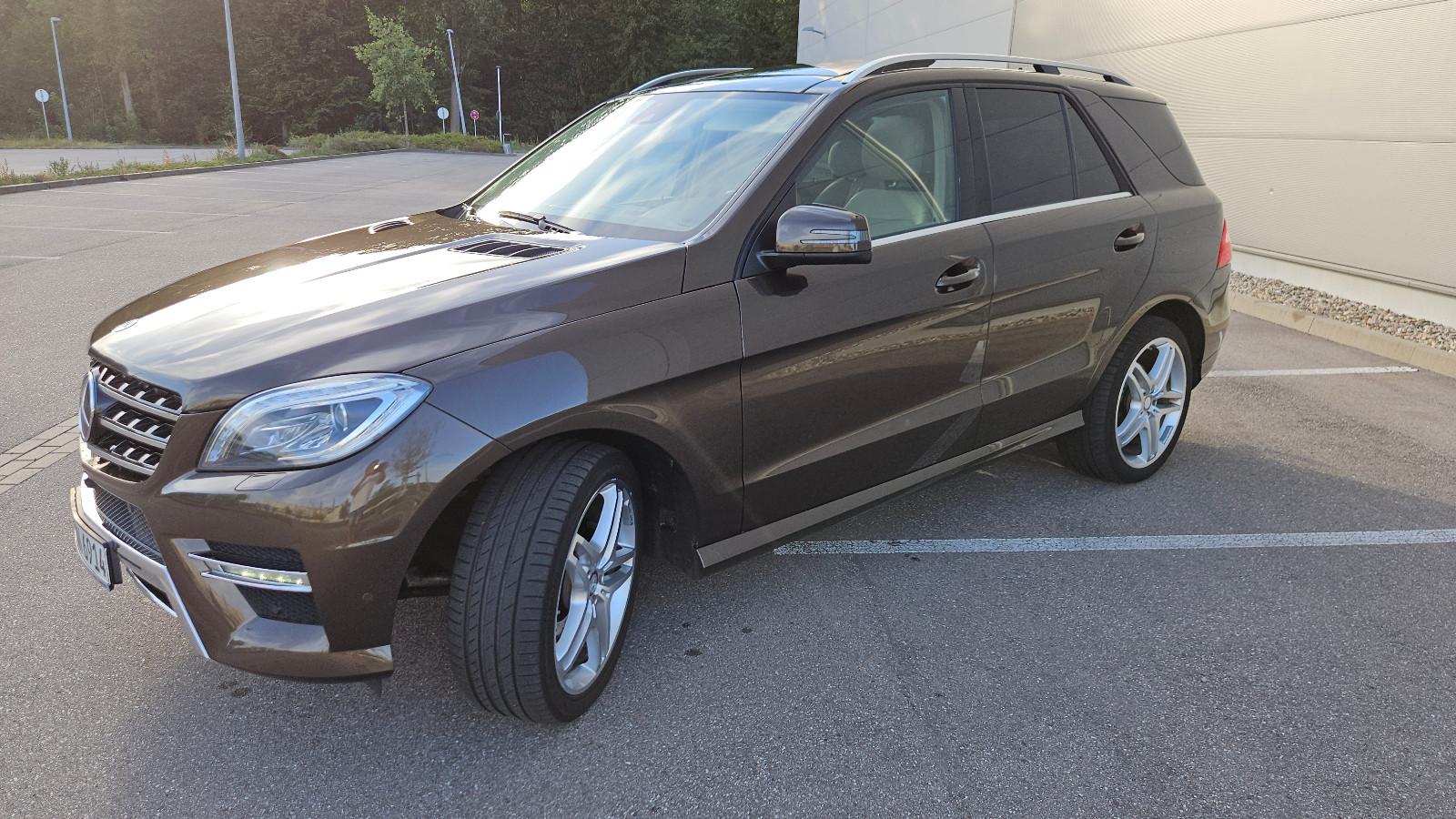 Mercedes-Benz ML 350  AMG Line Top Ausstattung