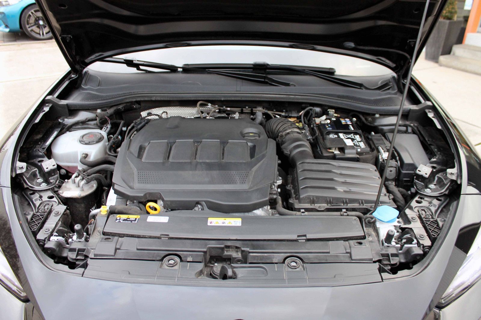 Fahrzeugabbildung SEAT Leon 2.0TDI DSG Sportstourer Style LED ACC KAM