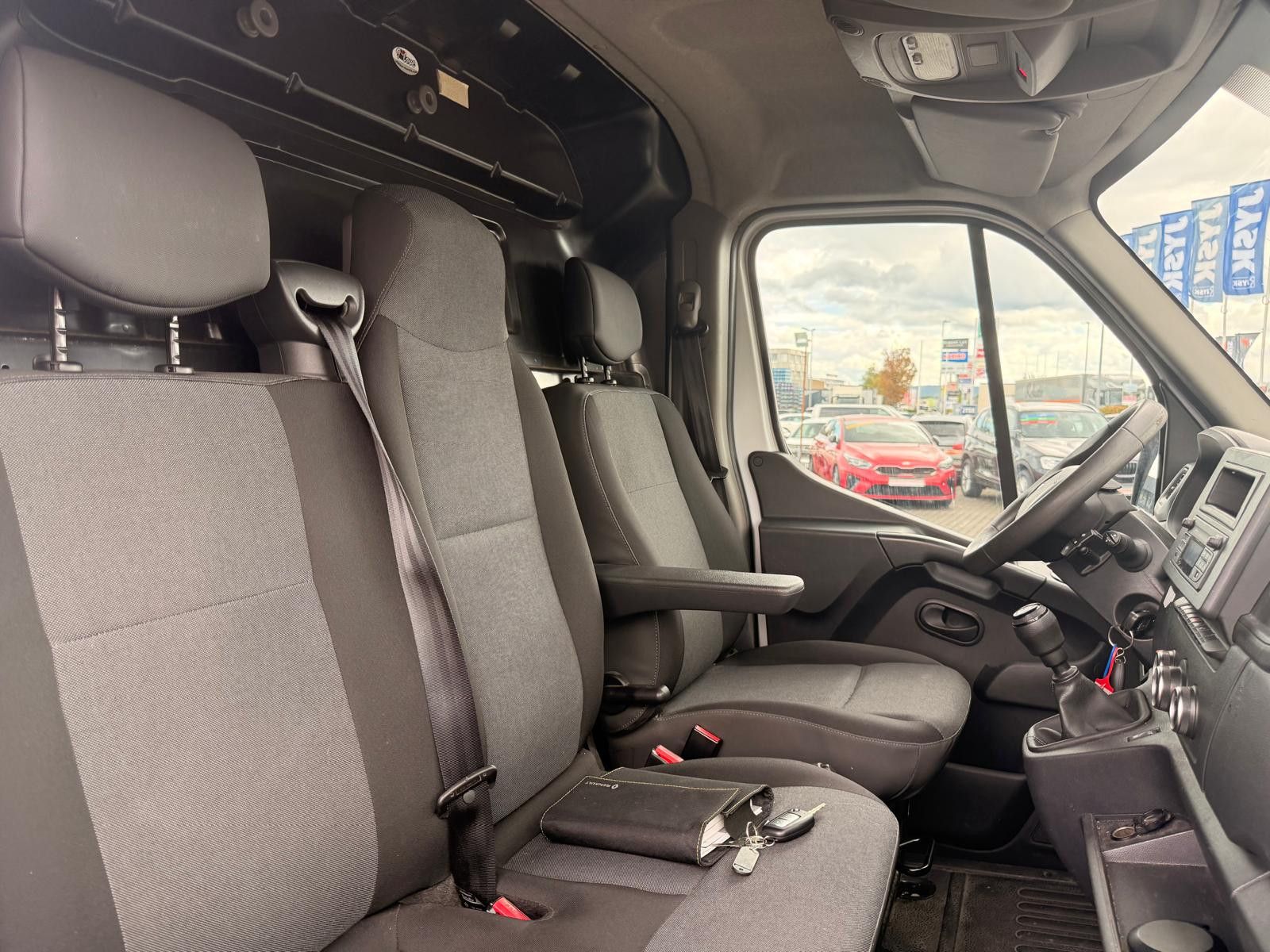 Fahrzeugabbildung Renault Master III Kasten L2H2 HKa 3,5t/1.HAND