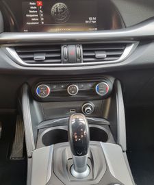 Alfa-Romeo Stelvio - 6