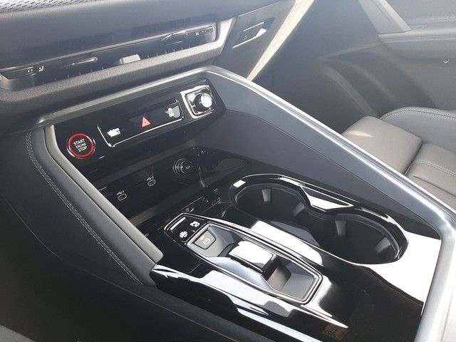 Fahrzeugabbildung Audi Q5 S line edition one TDI quattro HeadUp Matrix