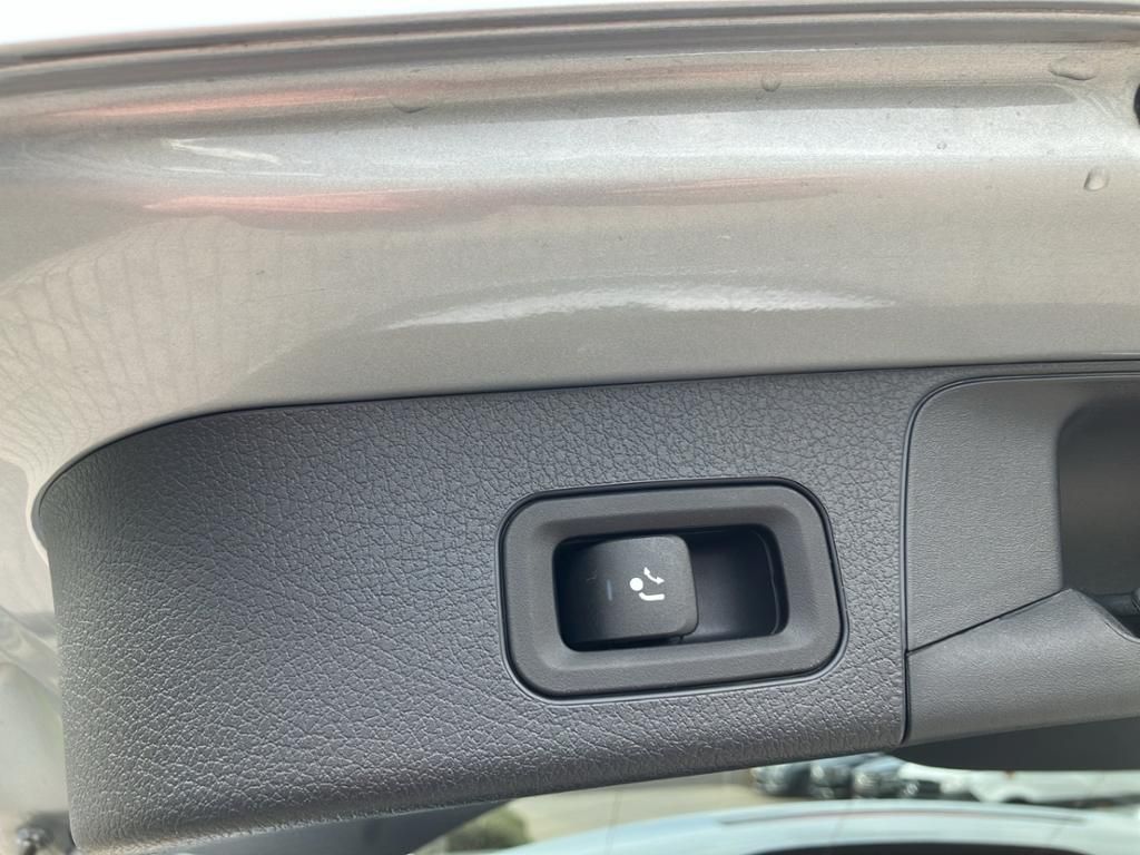 Fahrzeugabbildung Mercedes-Benz GLB 200 d AMG*SpurH*SHZ*LED*el.Heck*PDC*RFK*AHK