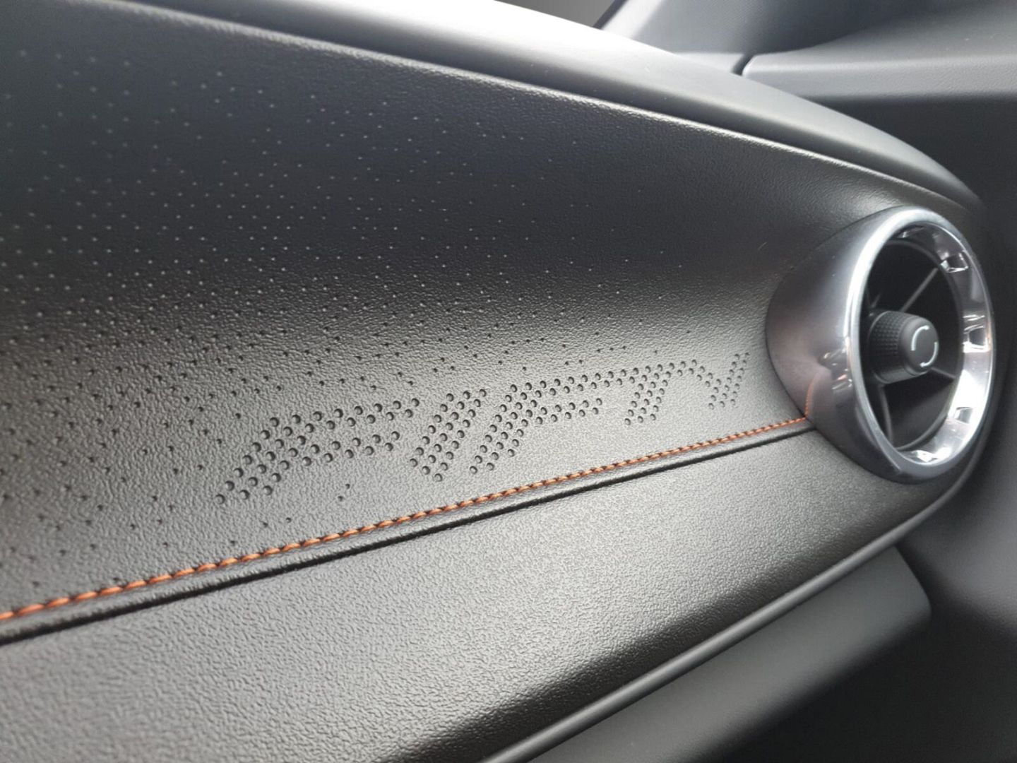 Fahrzeugabbildung Chevrolet Camaro Coupe 6.2 V8 50th Anniversary Edition