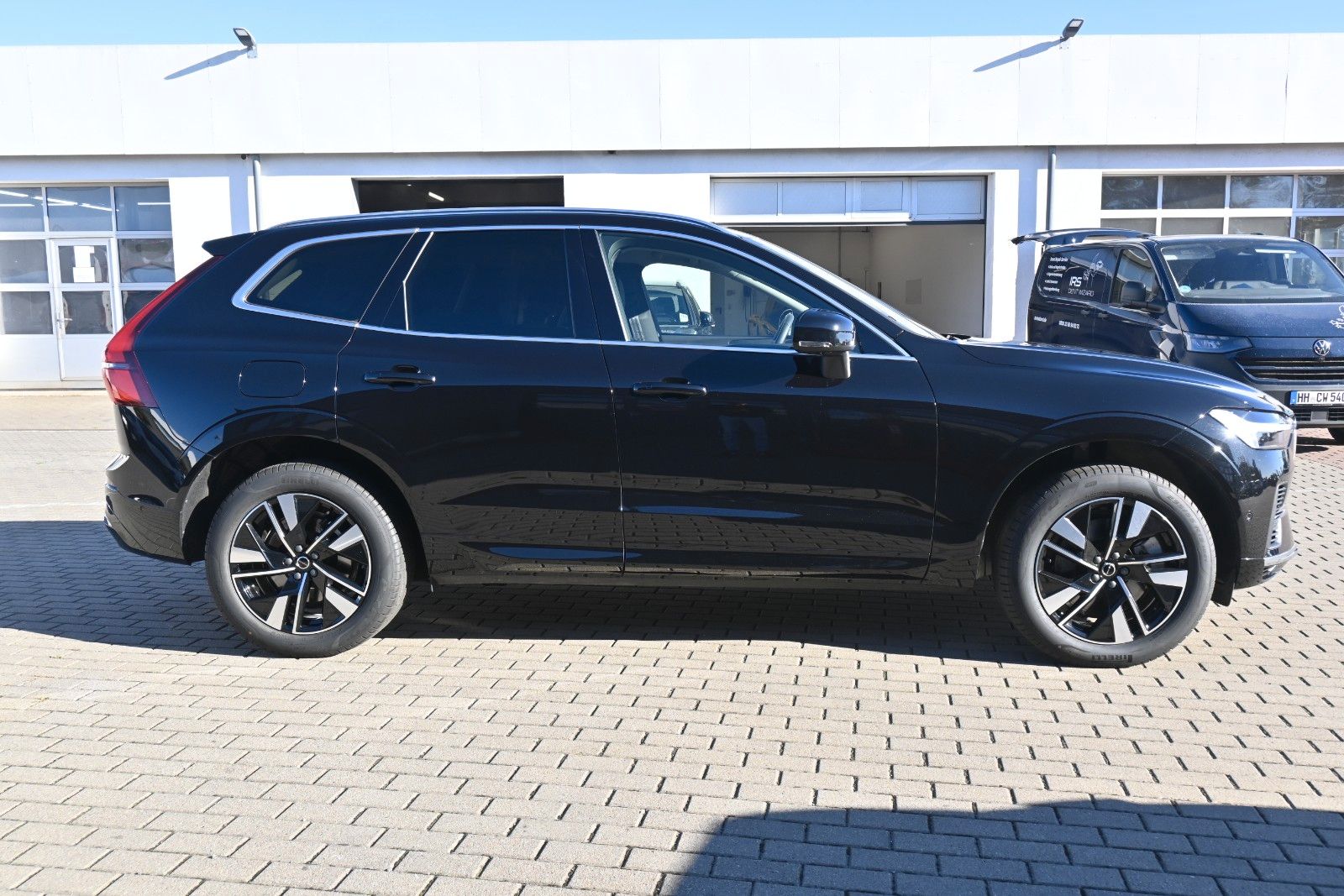 Fahrzeugabbildung Volvo XC60 T6 Plug-in Hybrid AWD Plus Bright*360°*ACC