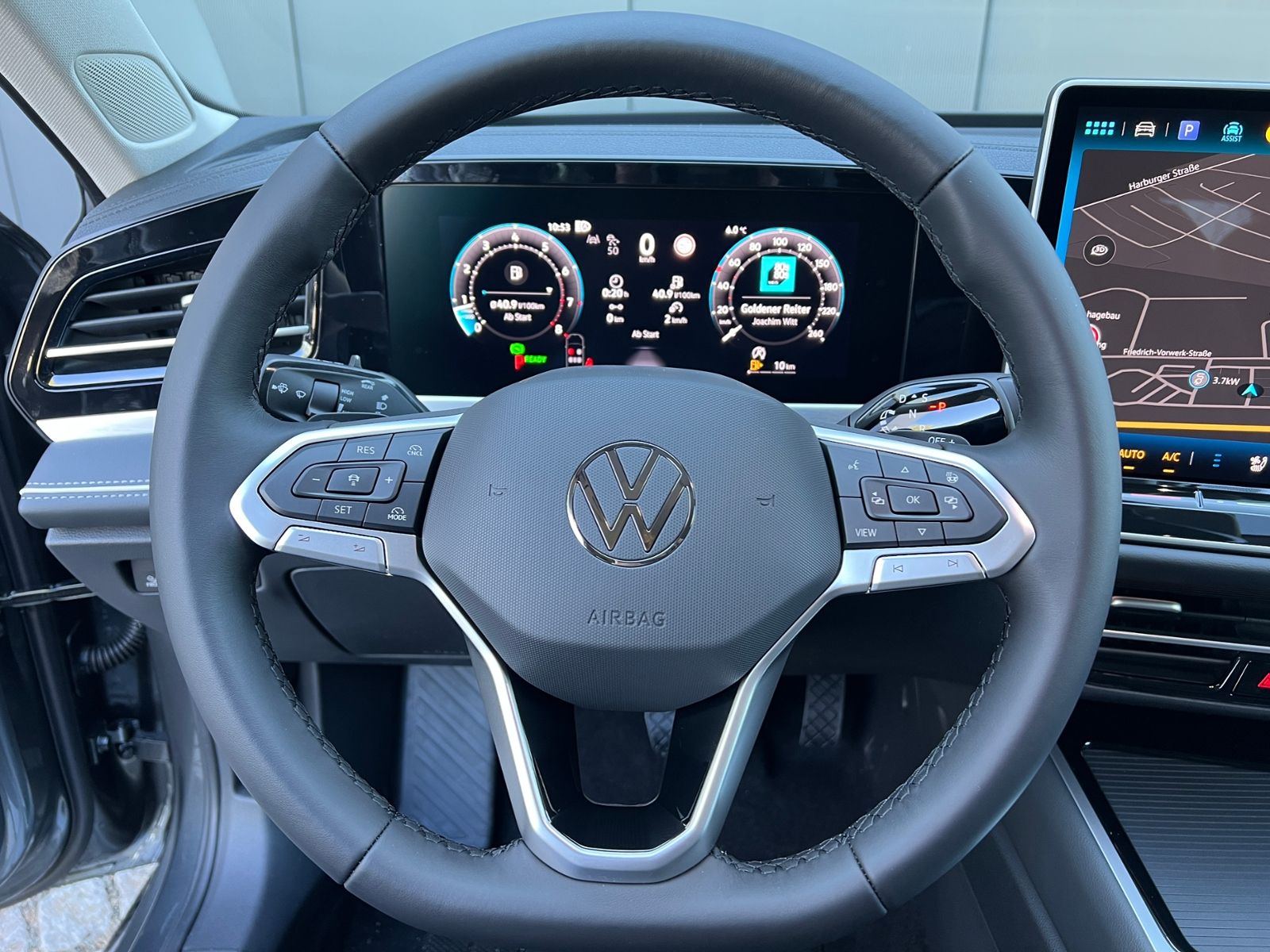 Fahrzeugabbildung Volkswagen Passat Variant Elegance 1.5 eTSI DSG *AHK, ACC,