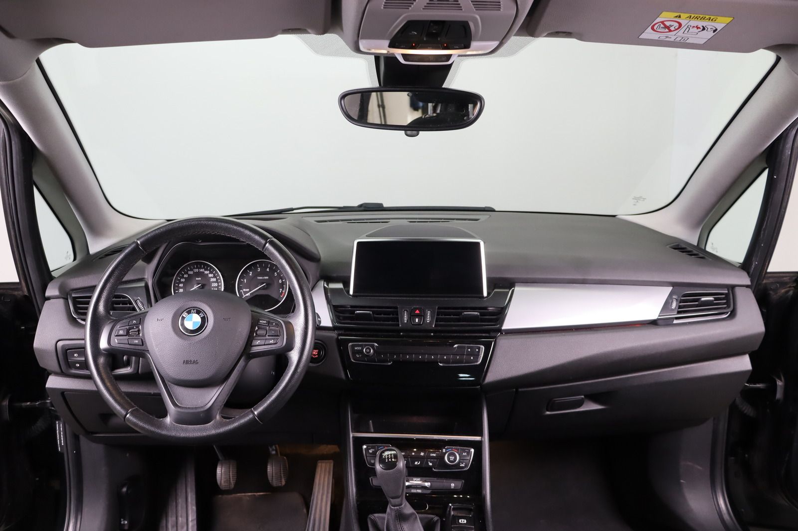 Fahrzeugabbildung BMW 218 i Active Tourer LED * HUD * RFK * Pano *
