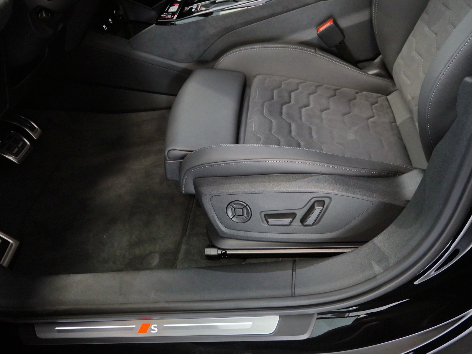 Audi A6 e-tron - Bild 23