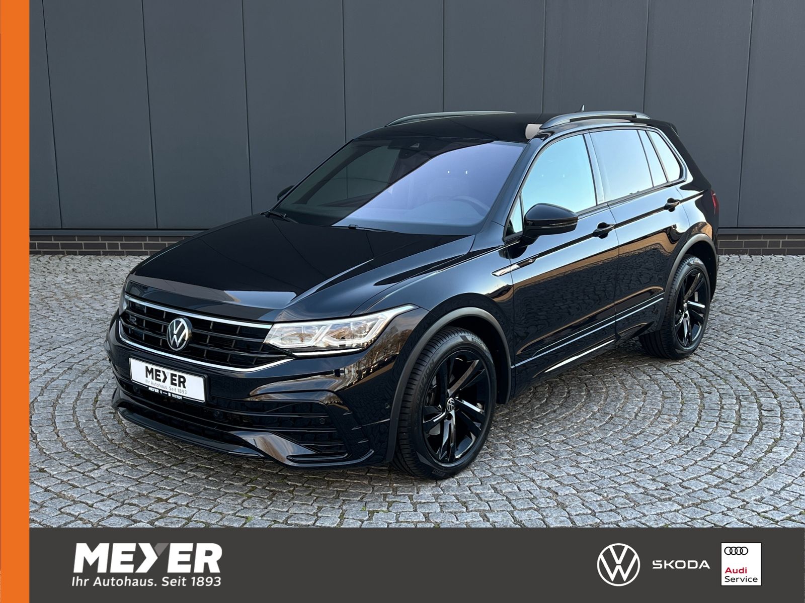 Fahrzeugabbildung Volkswagen Tiguan R-Line 1.5 TSI DSG *AHK, IQ-Light, Black