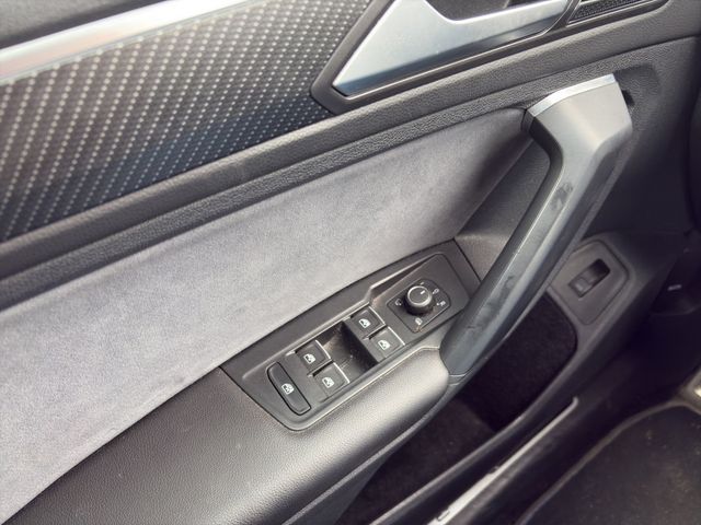 Tiguan R 4Motion 2.0 TSI DSG AHK, Pano, Harman-K