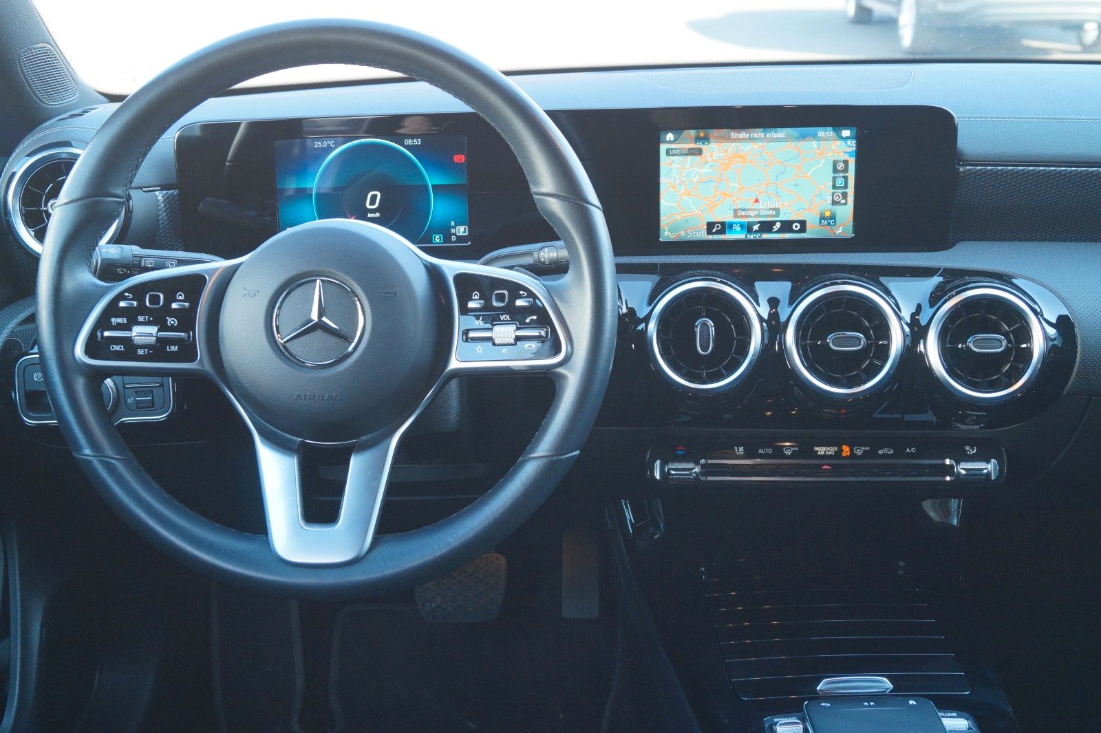 Fahrzeugabbildung Mercedes-Benz CLA Shooting Brake CLA 200 d
