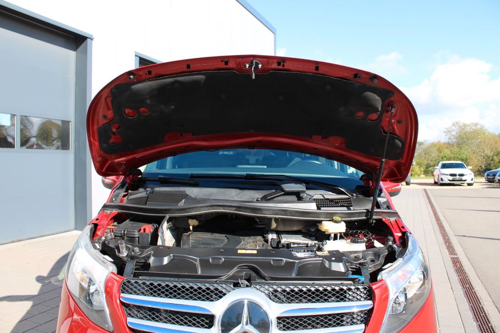 MERCEDES-BENZ 220 V 250d EDITION 4MATIC lang AHK NAVI SHZ KAM