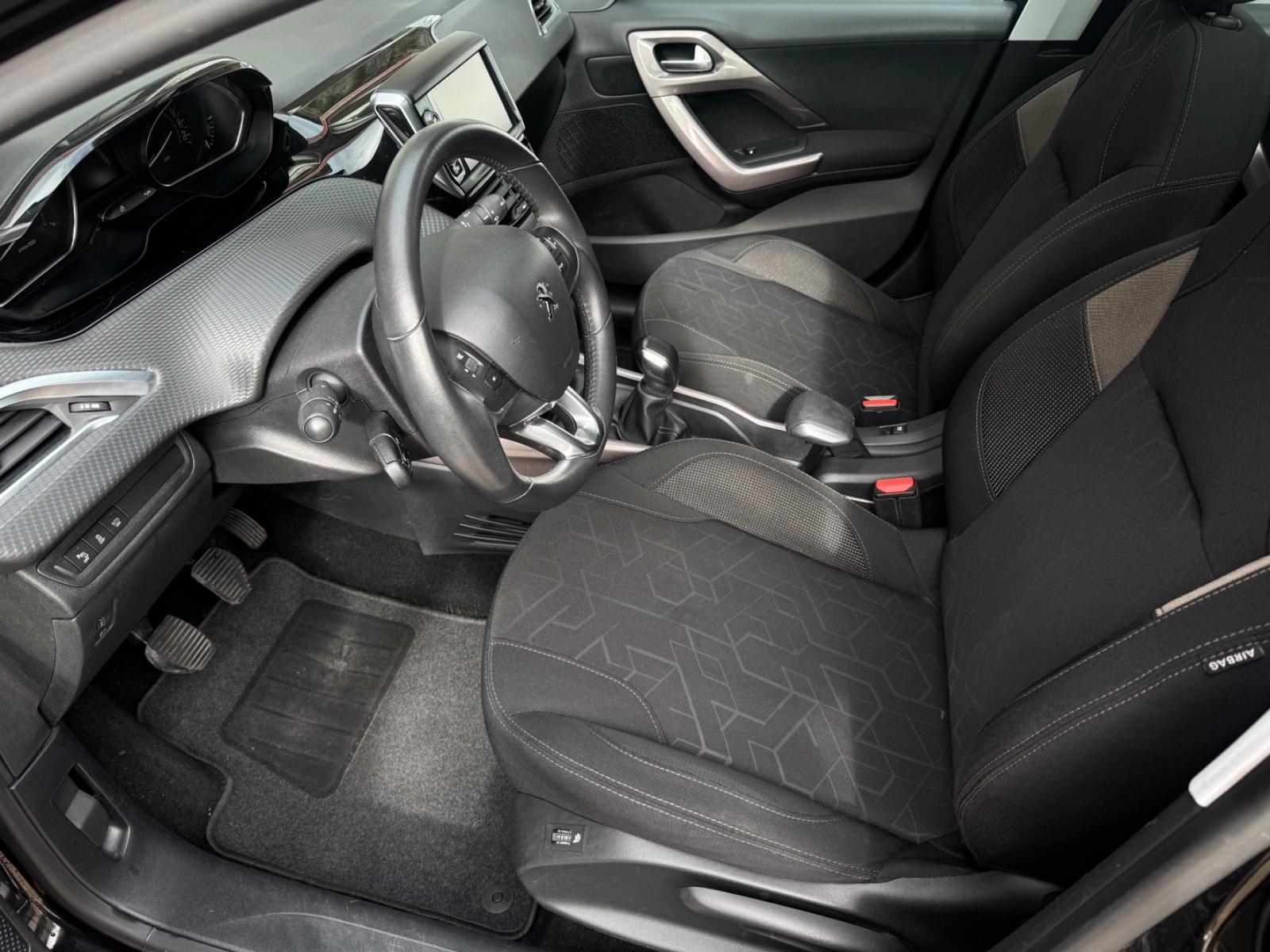 Peugeot 2008 Style*2.HAND*NUR 87TKM*PANO*NAVI*TEMPO*PDC