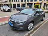 Opel Astra 1.6 Turbo Cosmo 132kW Cosmo - Opel Astra aus 2010: Turbo