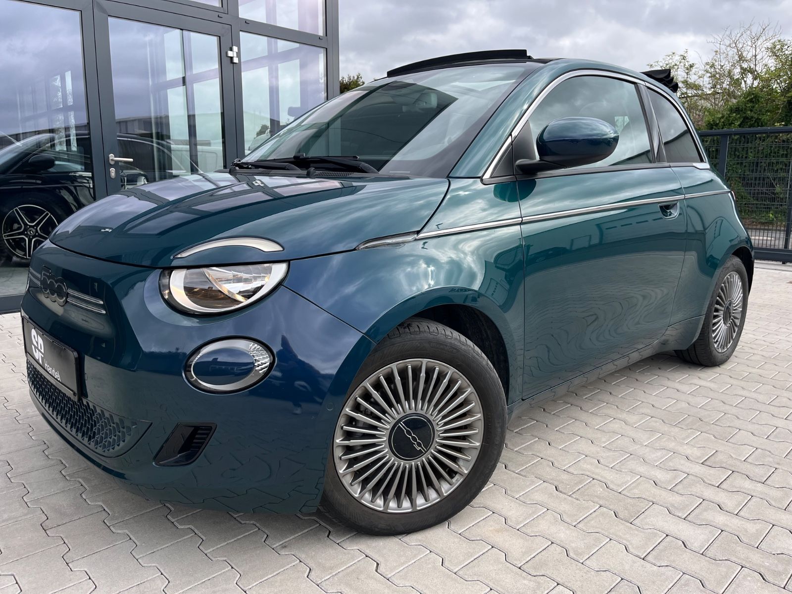 Fiat 500e 42kw/h KOMFORT-STYLE-TECHP. APPLE-CAR-PLAY imagem 3