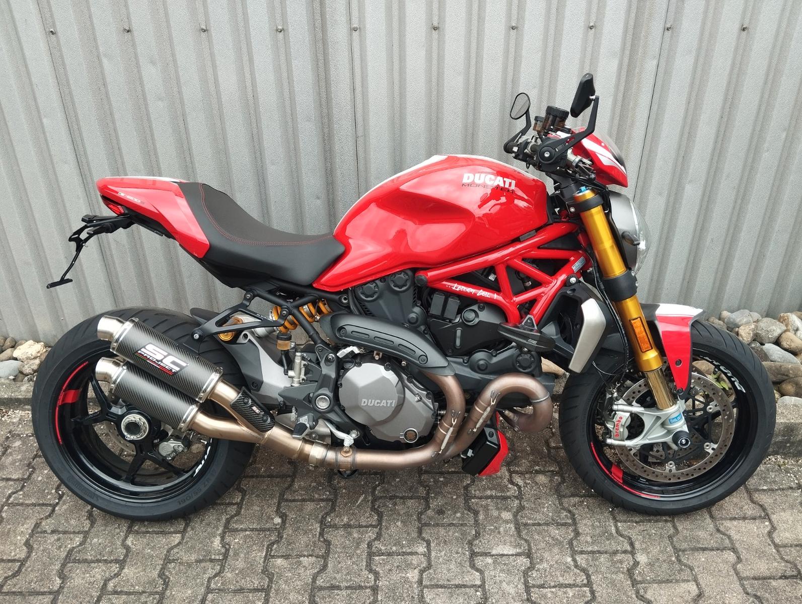 Ducati Monster 1200 S