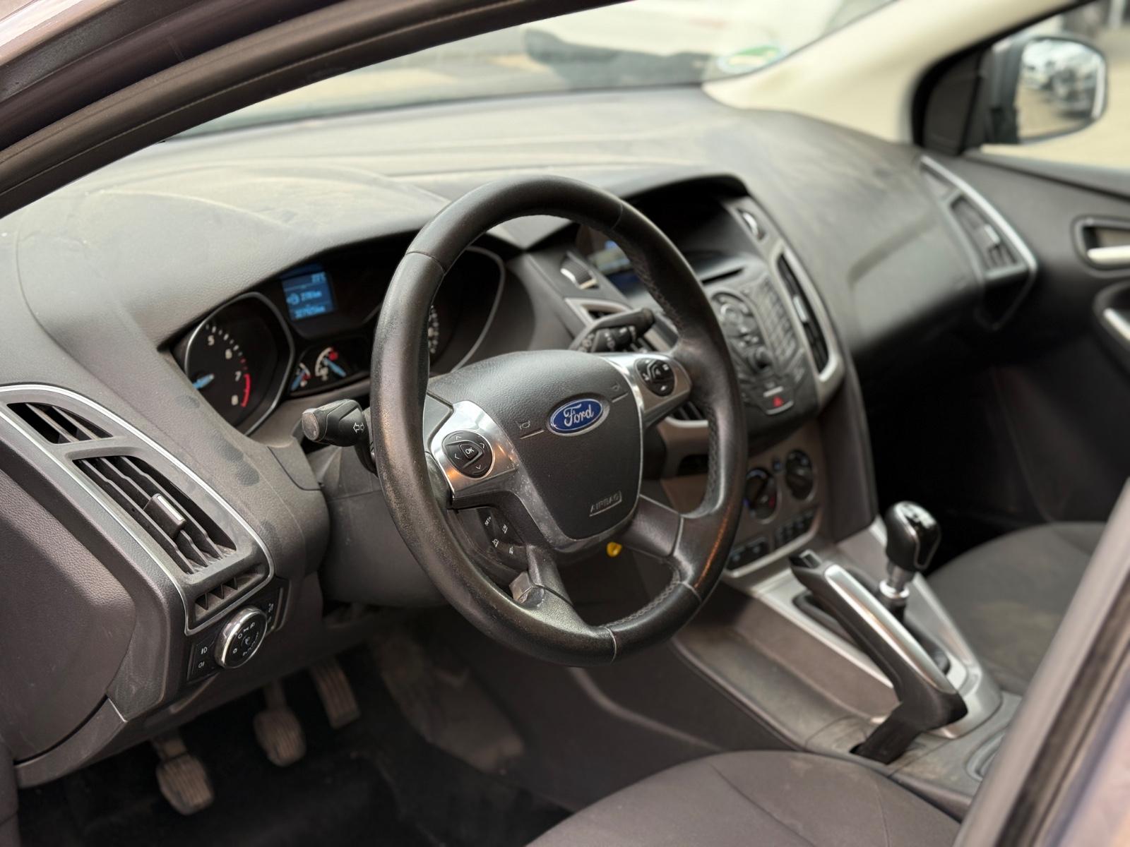 Ford Focus 2013 — photo 7