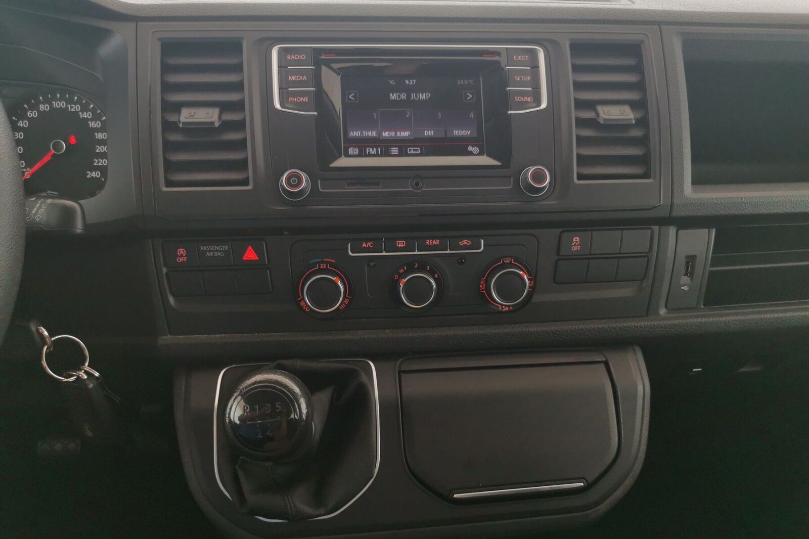 Volkswagen T6 2.0 TDI Multivan Trendline BLUETOOTH 7-SITZER foto 14