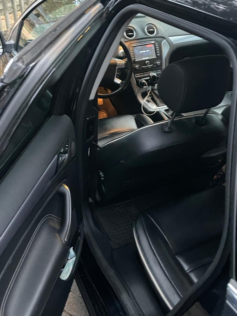 Ford Mondeo 2012 — photo 14
