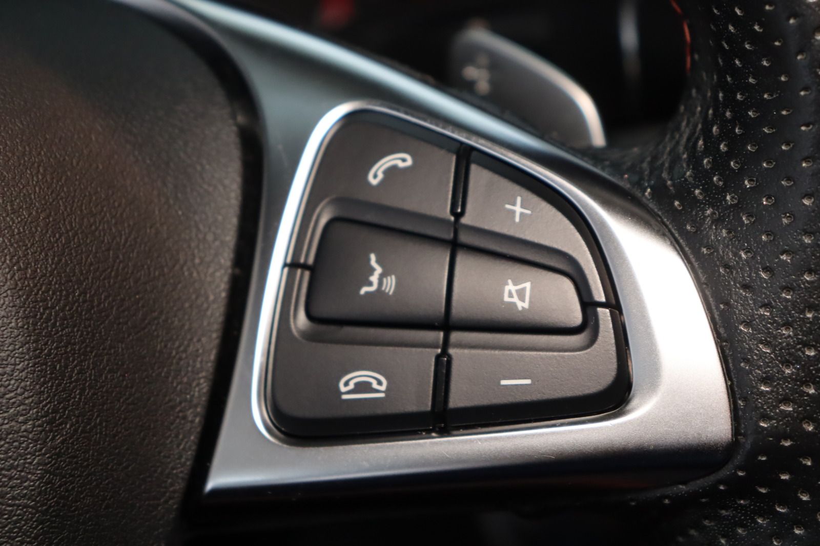 Fahrzeugabbildung Mercedes-Benz GLA 220 d AMG-line * LED * Navi * Pano