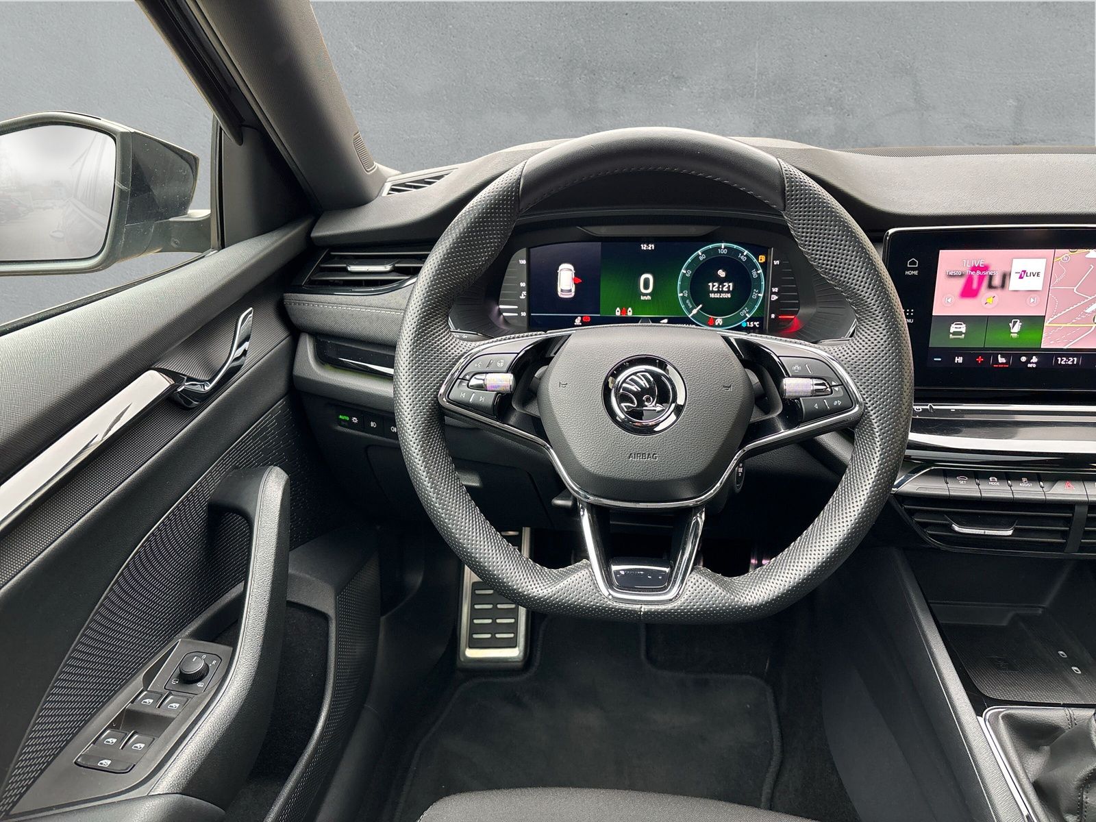 Fahrzeugabbildung SKODA Octavia Combi Sportline 1.5 TSI SmartLink LED