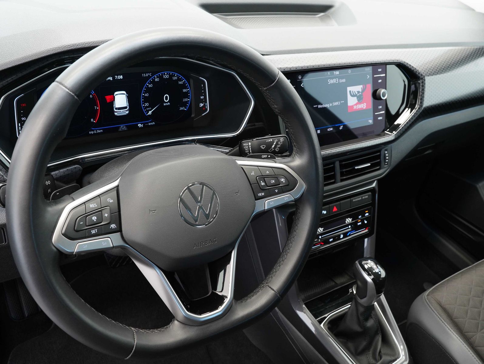 Fahrzeugabbildung Volkswagen T-Cross 1.0 TSI DSG R-Line IQ.DRIVE/LED/NAVI/ACC