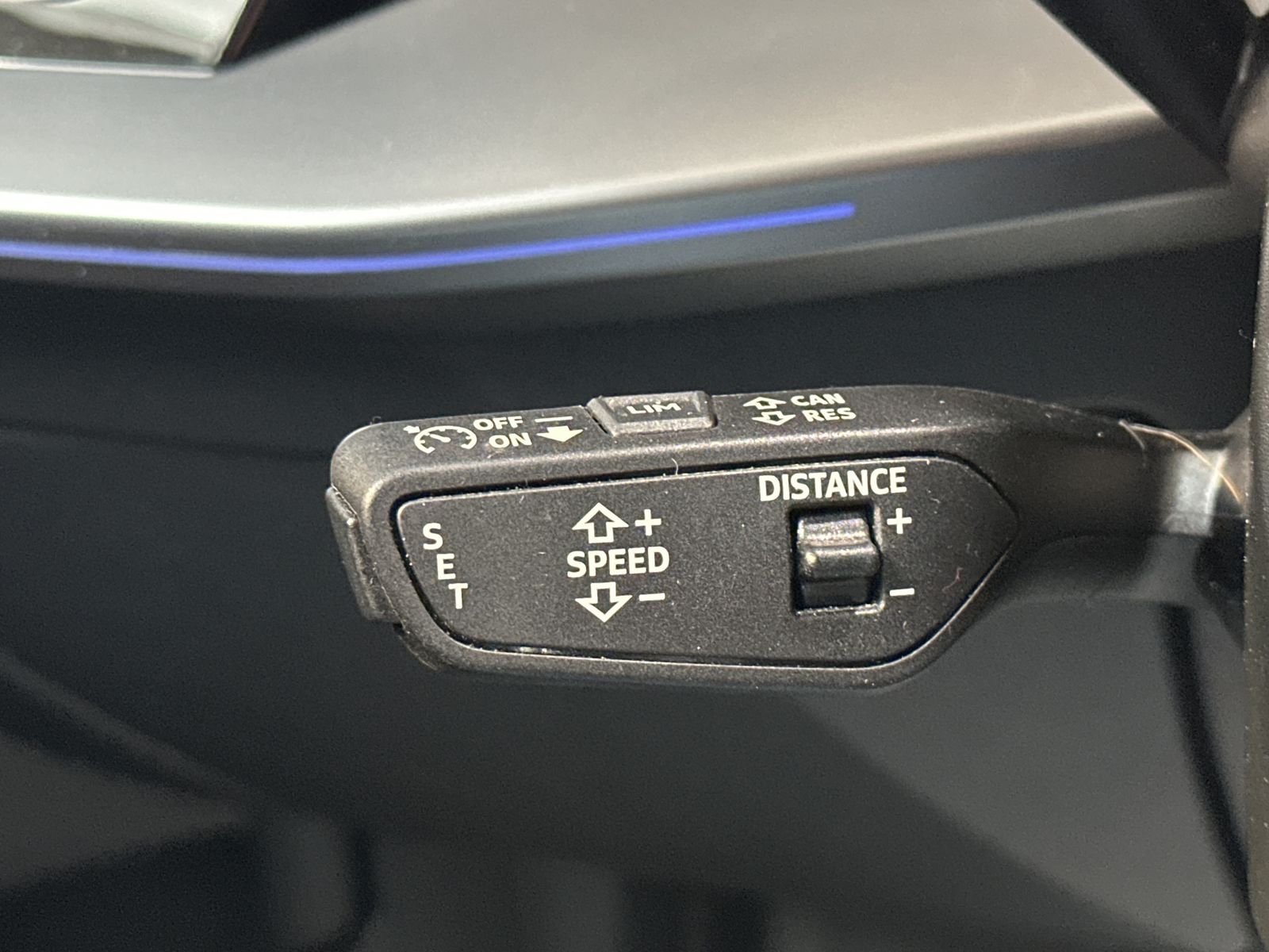 Fahrzeugabbildung Audi A3 Sportback 35 TFSI S-Line LED+SHZ+PLA+18ZO+1HD