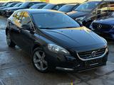 Volvo V40 Momentum - Volvo V40 Limousine Momentum mit Benzin-Antrieb