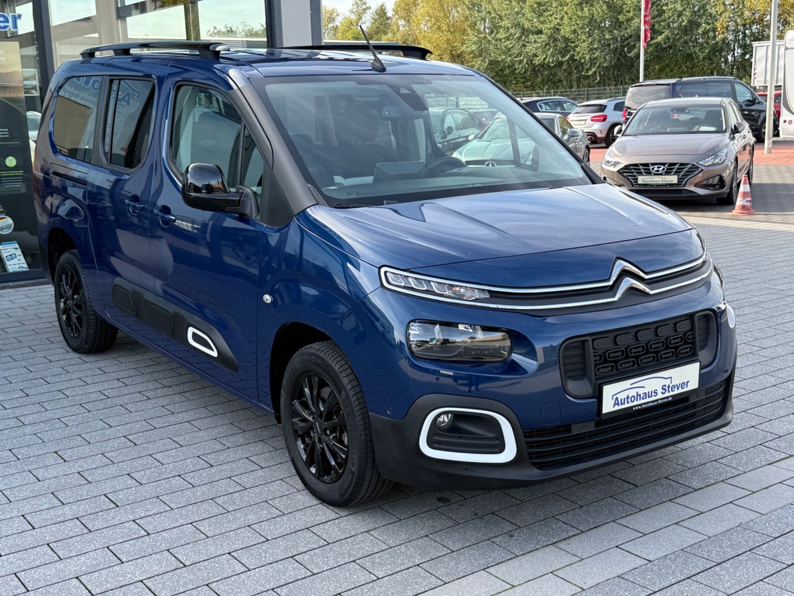Fahrzeugabbildung Citroën Berlingo XL 7-SITZER AUTOM. KLIMA SITZHEIZ. CAM