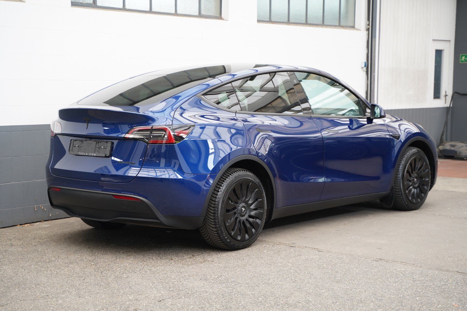 Tesla Model Y Long Range AWD 1.Hand foto 21