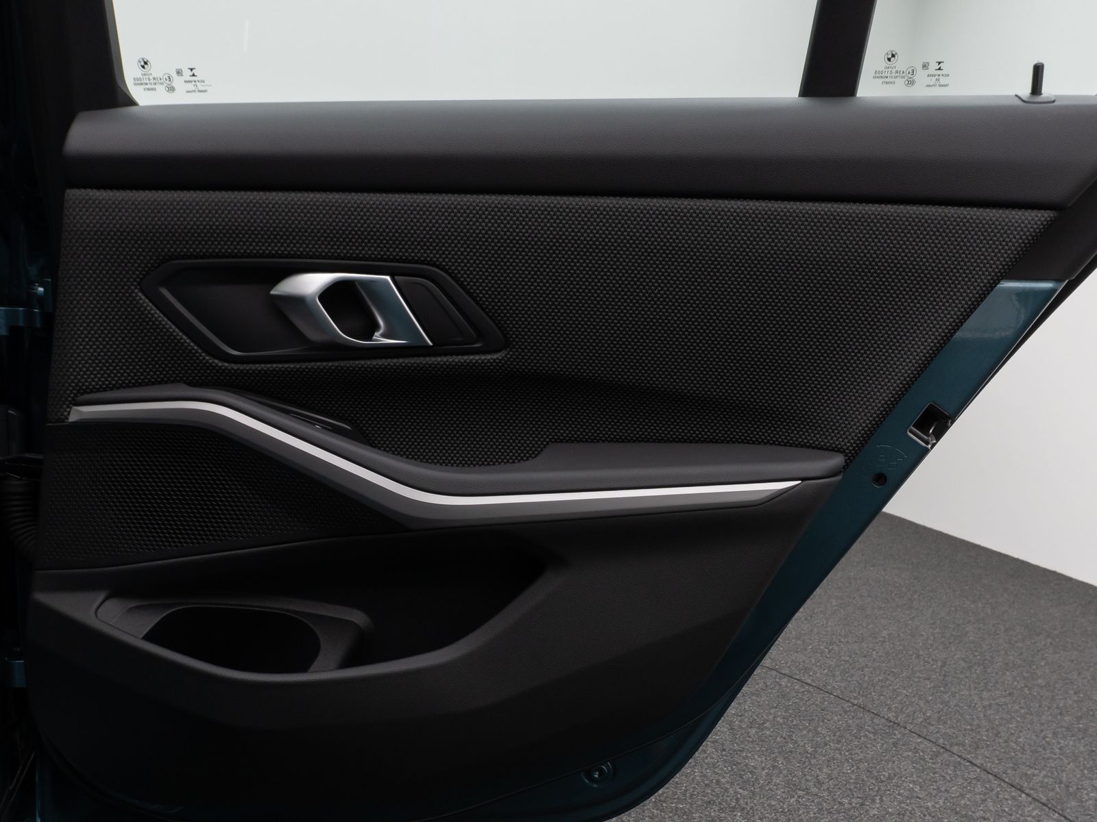 Fahrzeugabbildung BMW 320d Panorama DAB PDC Sitzhzg Geschwindigkeitsre