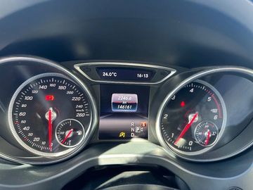 Mercedes CLA 200 Shooting Brake - 11