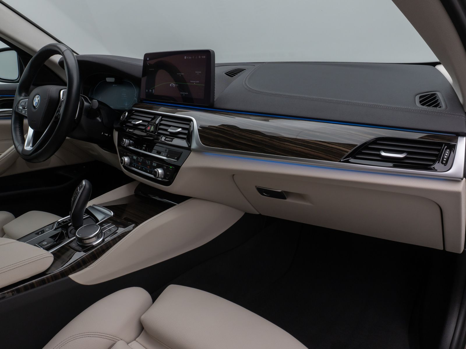 Fahrzeugabbildung BMW 530e Luxury Line Laser Kamera HUD DAB HiFi Sport