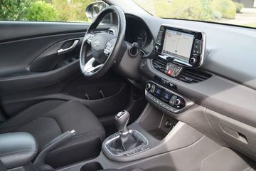 Hyundai i30  1.0T-GDI Fastback NAVI-KAMERA-LED-SHZG-PDC