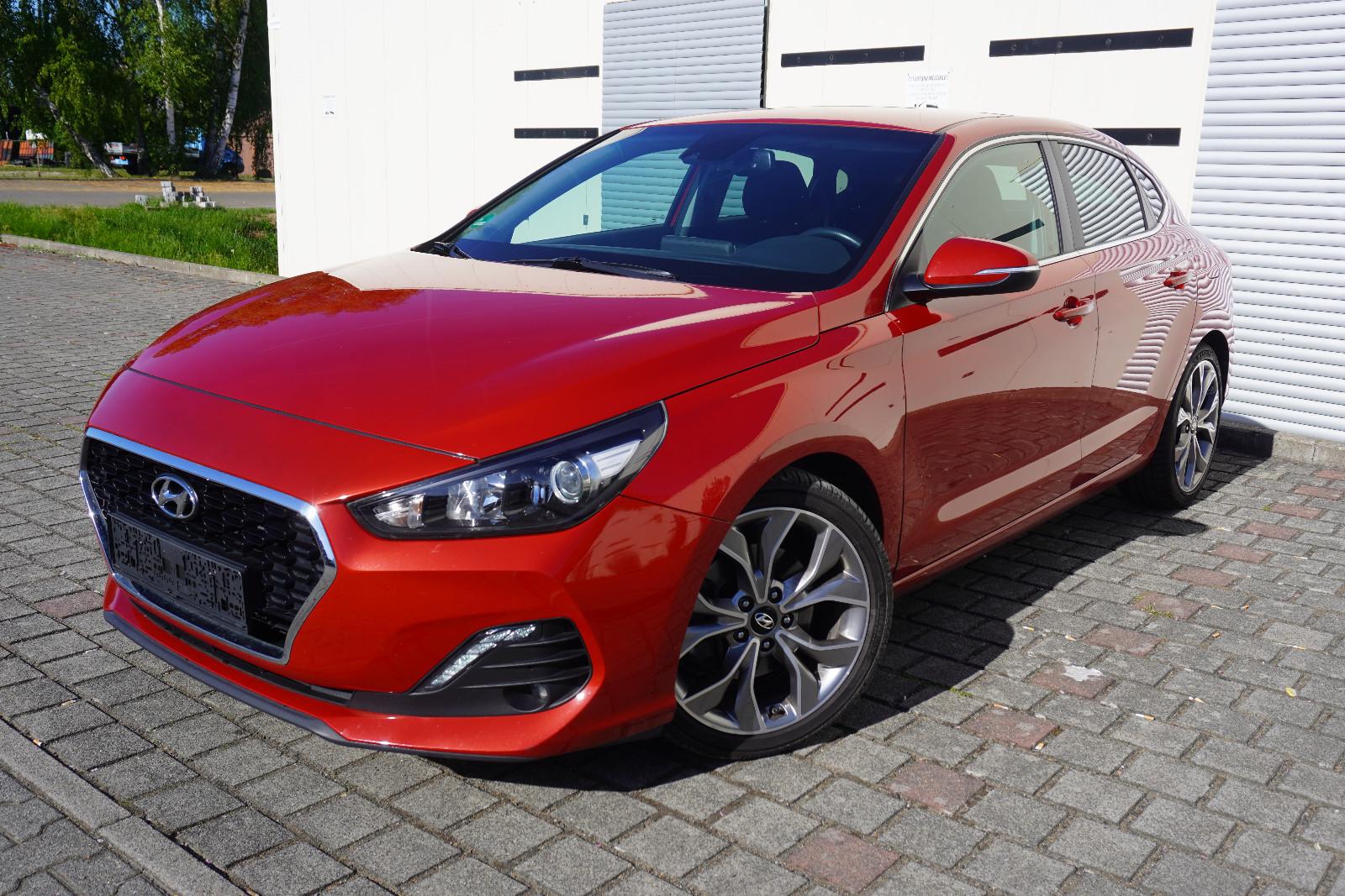 Hyundai i30 Fastback Style 1.4 - 1. Hand - Automatik