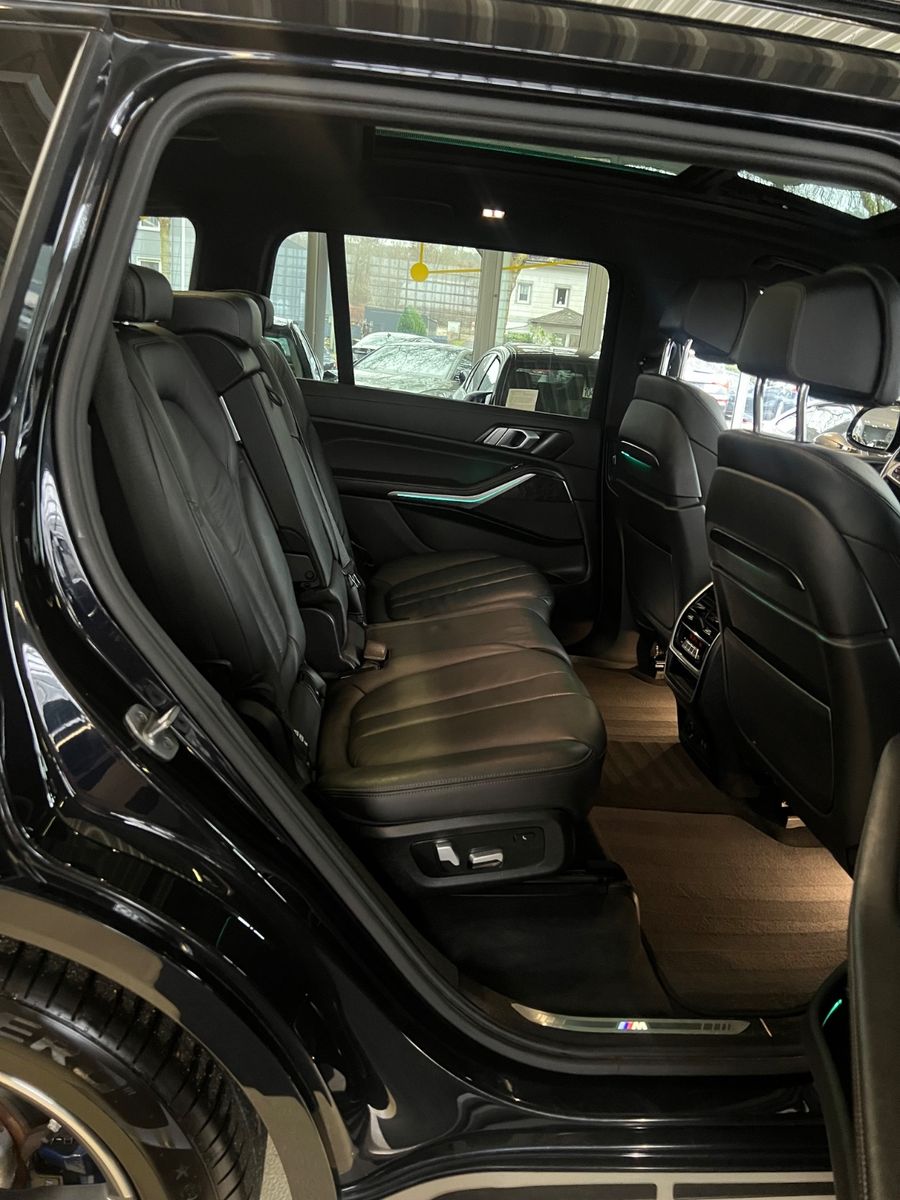 Fahrzeugabbildung BMW X7 xDrive 40 d M Sport *SKY LOUNGE*LASER*